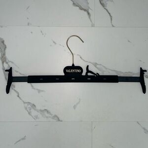 Extendable Valentino hanger